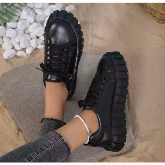 Chunky Black Platform Fashion Sneakers by Crlon Designed 4 Comfort & Syle WSz 7 - Picture 1 of 8